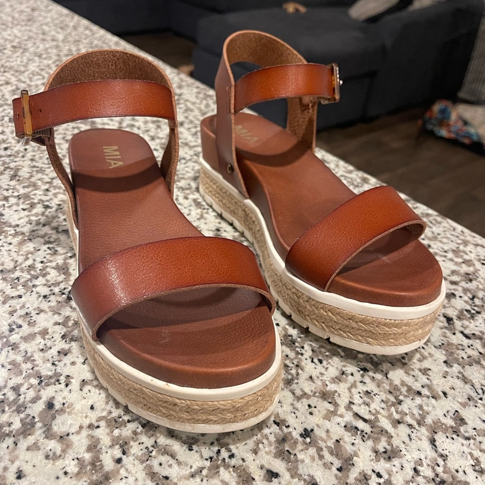 MIA brown sandals